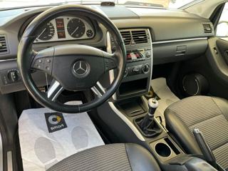 MERCEDES-BENZ B 180 usata, con Boardcomputer