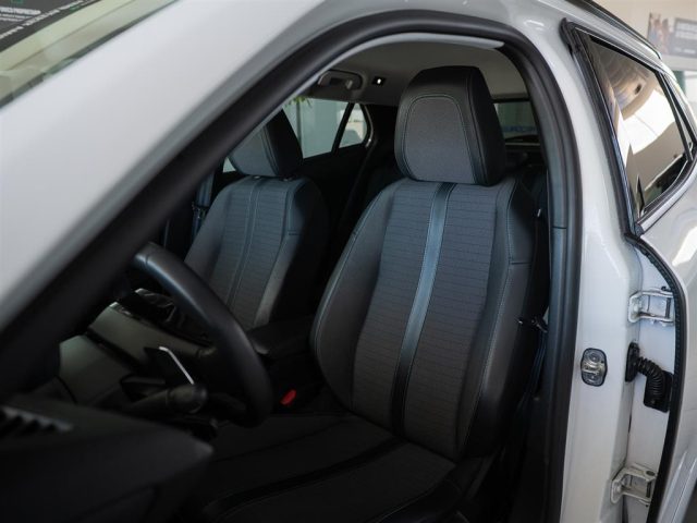 PEUGEOT 2008 usata, con Interni in pelle