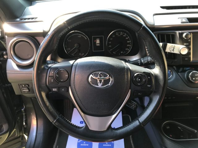TOYOTA RAV 4 MY23 usata, con Climatizzatore