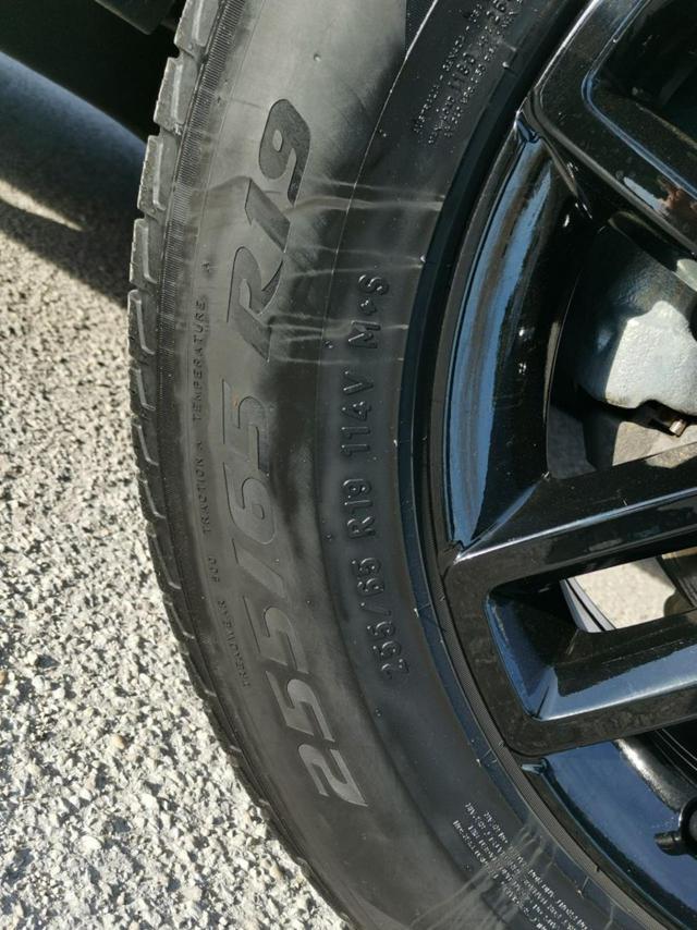 LAND ROVER Defender usata, con USB