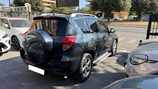 TOYOTA RAV 4 usata, con Alzacristalli elettrici