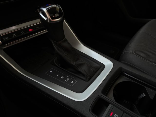 AUDI Q3 usata, con Sensori di parcheggio posteriori