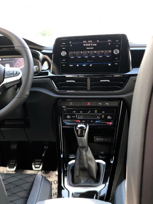 VOLKSWAGEN T-Roc usata, con Volante multifunzione