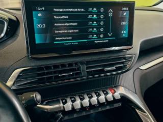 PEUGEOT 5008 usata, con Sensori di parcheggio anteriori