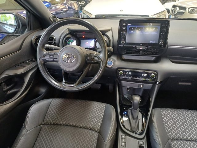 TOYOTA Yaris usata, con Touch screen