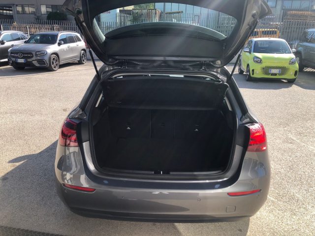 MERCEDES-BENZ A 180 usata, con Autoradio digitale