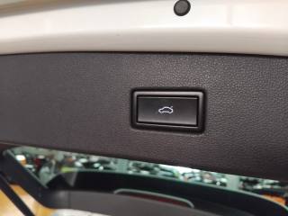 VOLKSWAGEN Tiguan usata, con Autoradio