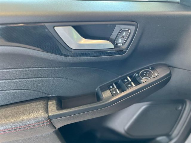 FORD Kuga usata, con Sedile posteriore sdoppiato