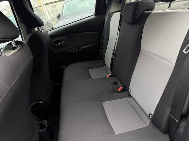 TOYOTA Yaris usata, con ESP