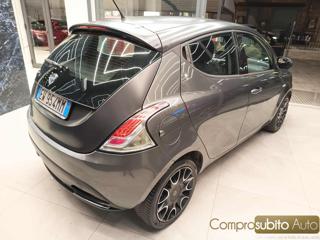 LANCIA Ypsilon usata, con Autoradio