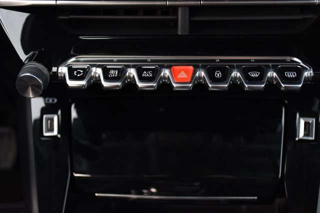 PEUGEOT 208 usata, con Servosterzo