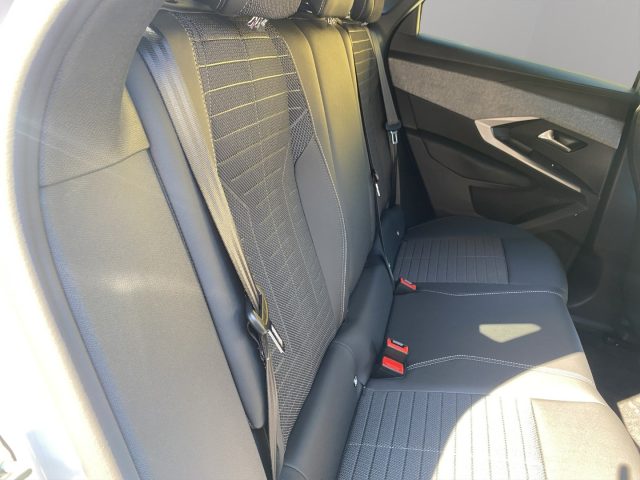 PEUGEOT 3008 usata, con Airbag testa