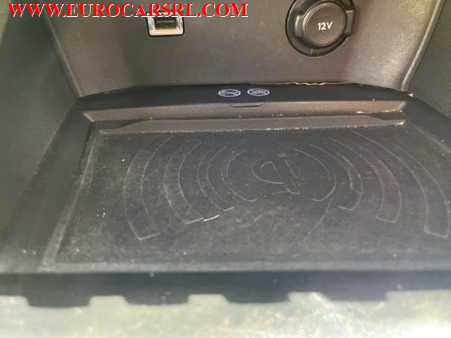 PEUGEOT 3008 usata, con USB