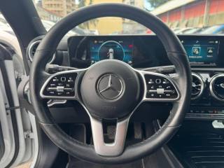 MERCEDES-BENZ CLA 180 usata, con Chiusura centralizzata