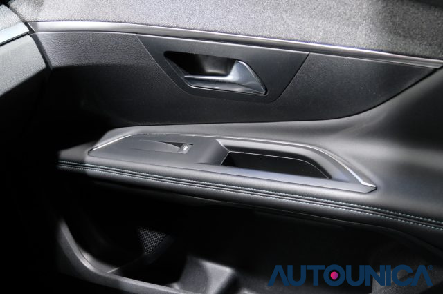 PEUGEOT 3008 usata, con Sensori di parcheggio posteriori