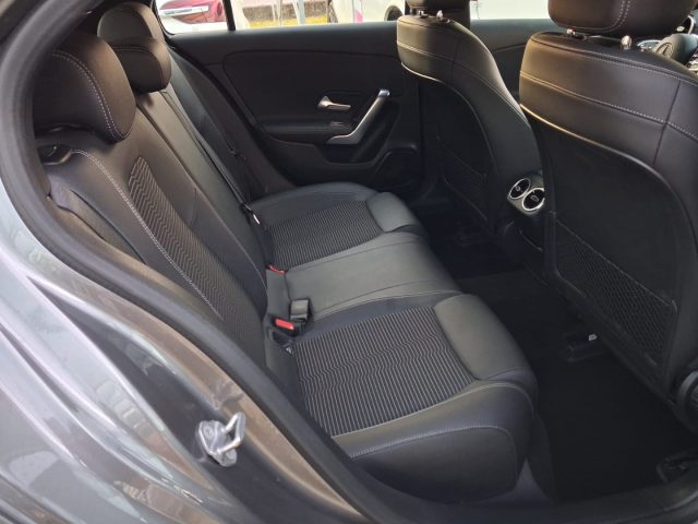 MERCEDES-BENZ A 180 usata, con Cronologia tagliandi