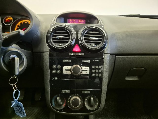 OPEL Corsa usata, con Bluetooth