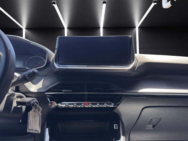 PEUGEOT 2008 usata, con Fari LED