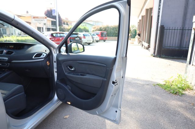 RENAULT Scenic usata 93
