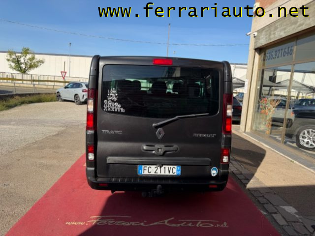 RENAULT Trafic usata, con Park Distance Control