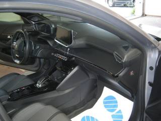PEUGEOT 208 usata, con Autoradio