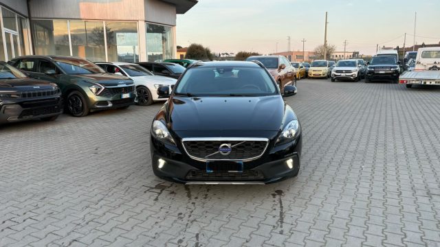 VOLVO V40 Cross Country usata, con ABS