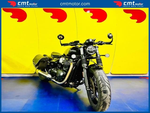 TRIUMPH Bonneville Bobber usata 1