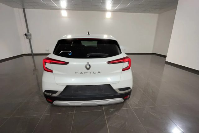 RENAULT Captur usata, con Autoradio