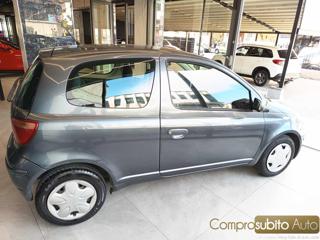 TOYOTA Yaris usata, con Sedile posteriore sdoppiato