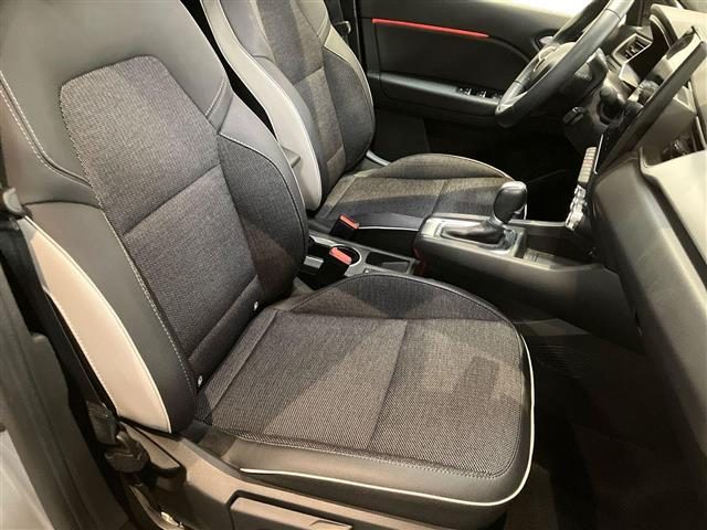 RENAULT Captur usata, con Volante in pelle