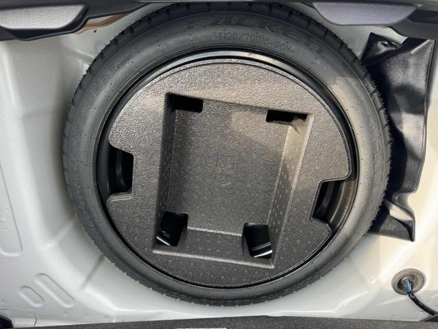 TOYOTA Yaris usata, con Specchietti laterali elettrici