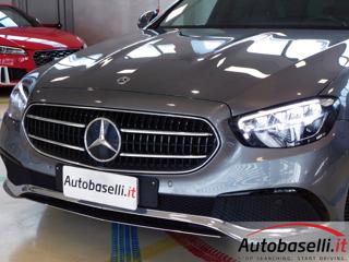 MERCEDES-BENZ E 220 usata, con Bracciolo