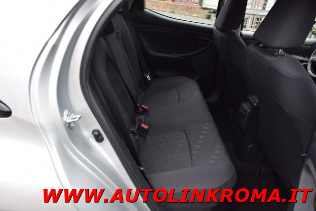 TOYOTA Yaris usata, con Airbag testa