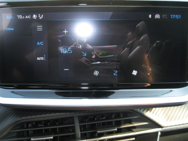 PEUGEOT 2008 usata, con USB