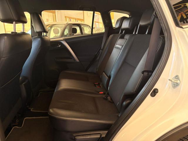 TOYOTA RAV 4 MY23 usata, con Volante multifunzione