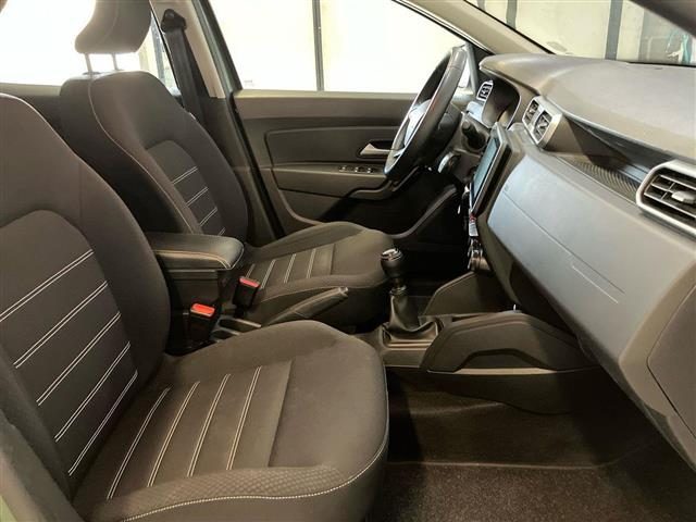 DACIA Duster usata 11