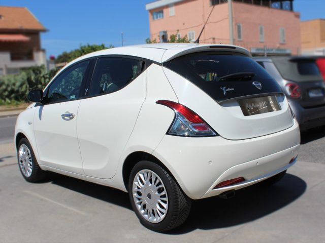 LANCIA Ypsilon usata, con Autoradio
