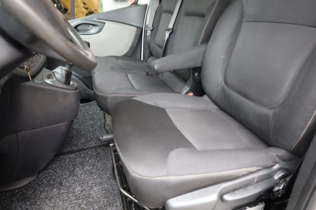 RENAULT Trafic usata 39