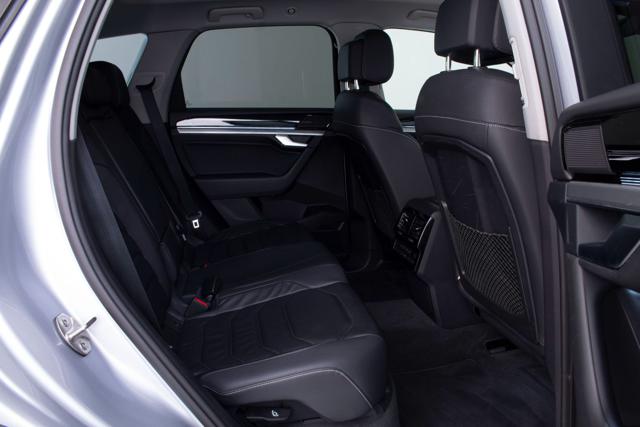 VOLKSWAGEN Touareg usata, con ESP