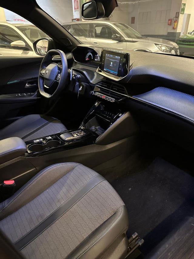PEUGEOT 2008 usata, con Touch screen