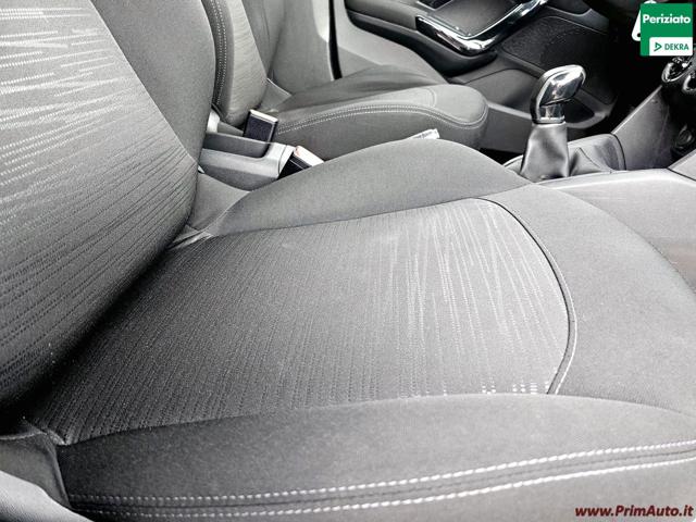 PEUGEOT 208 usata, con USB