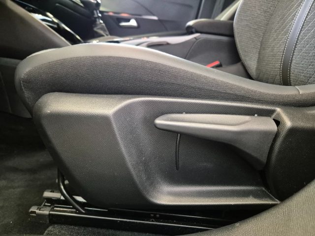 PEUGEOT 208 usata, con Sensori di parcheggio posteriori
