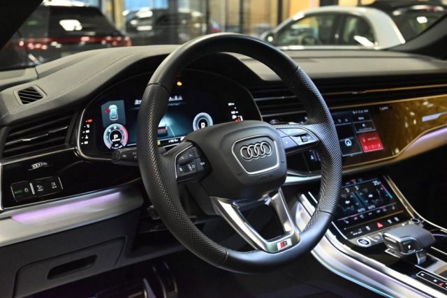 AUDI Q8 usata 46