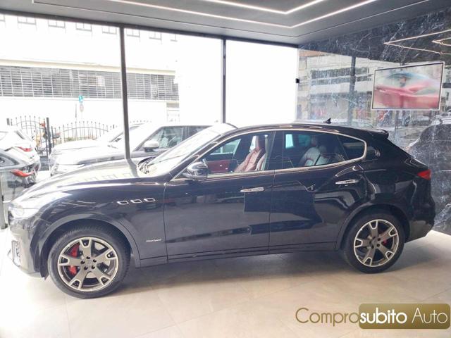MASERATI Levante usata, con Sedile posteriore sdoppiato