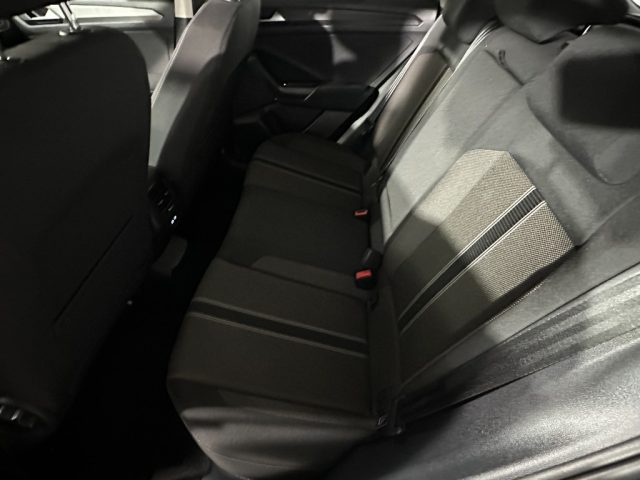 VOLKSWAGEN T-Roc usata, con Controllo automatico clima