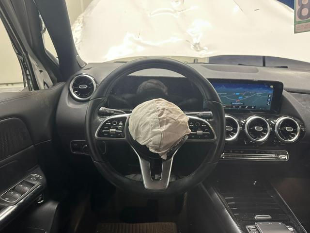 MERCEDES-BENZ GLA 200 usata, con Touch screen