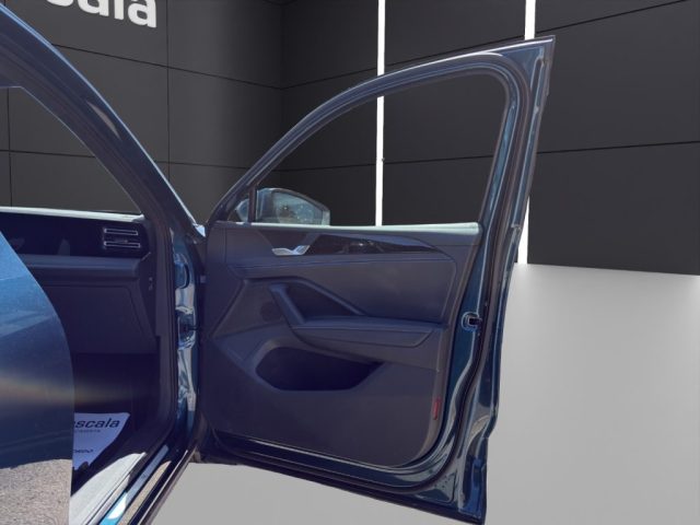 VOLKSWAGEN Tiguan usata, con USB