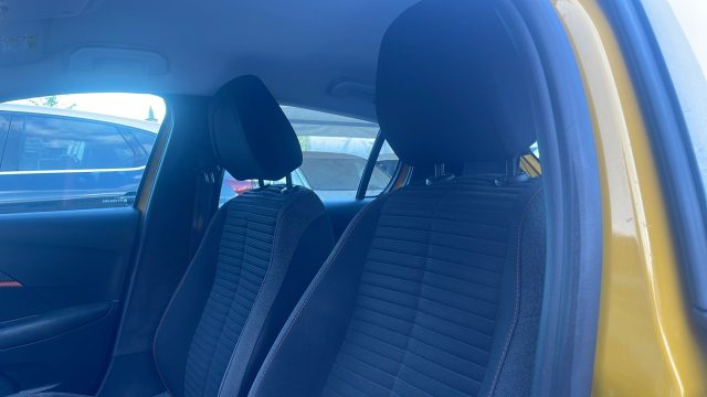 PEUGEOT 208 usata, con Sensori di parcheggio posteriori