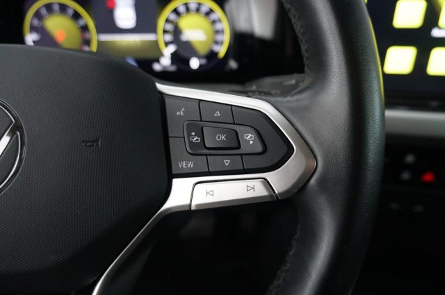 VOLKSWAGEN Golf usata, con Luci diurne LED