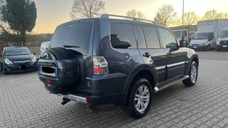 MITSUBISHI Pajero usata, con Airbag laterali